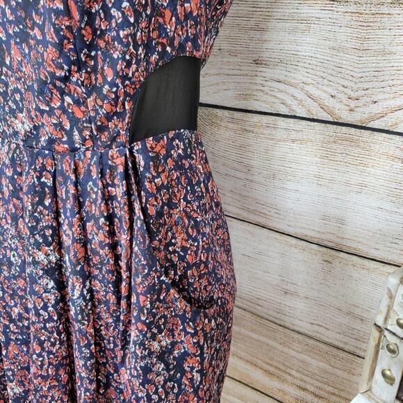 BCBGeneration Floral Mesh Shoulder‎ Sleeveless Mini Dress 4 - Picture 5 of 8